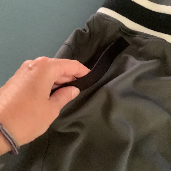 Like new Men’s Jordan basketball shorts - Picture 3 of 6